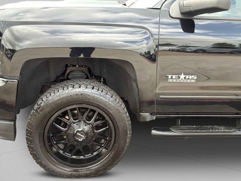 Used 2018 Chevrolet Silverado 1500 LT w/ Texas Edition AWD/4WD image 29