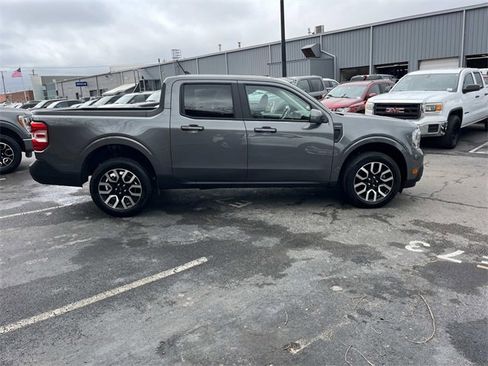 Used 2022 Ford Maverick Lariat image 2