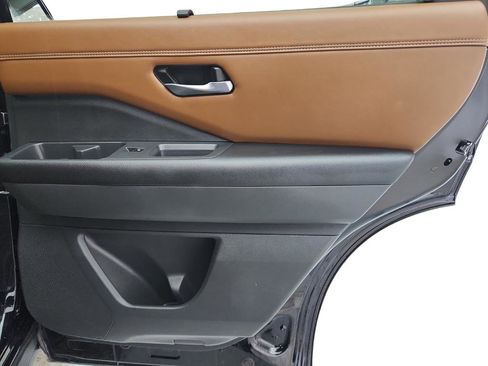 Used 2024 Nissan Pathfinder Platinum w/ Cargo Package image 31