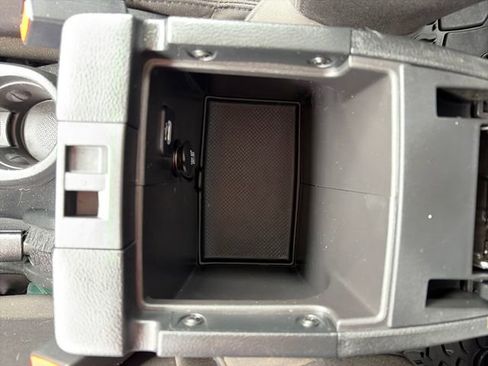 Used 2017 Jeep Wrangler Unlimited Sport image 30