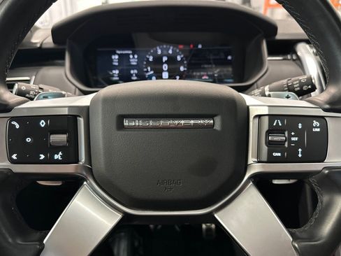 Used 2023 Land Rover Discovery S R-Dynamic image 18
