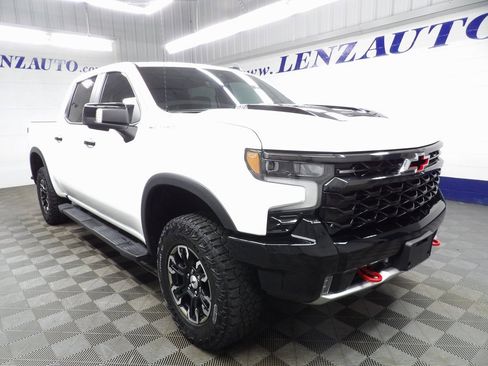 Used 2024 Chevrolet Silverado 1500 ZR2 w/ Technology Package image 3