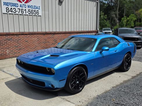 Used 2016 Dodge Challenger R/T Plus RWD image 1