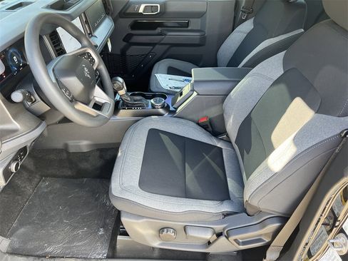 New 2025 Ford Bronco Base image 16