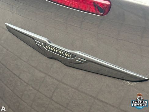 Used 2023 Chrysler 300 Touring w/ Sport Appearance Package image 13