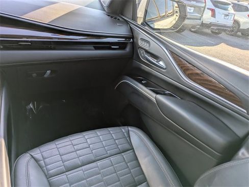 Used 2023 Cadillac Escalade Sport Platinum w/ LPO, ONYX Package image 17