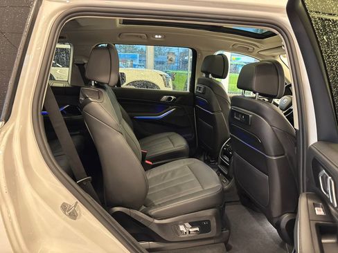 Used 2022 BMW X7 xDrive40i w/ Luxury Seating Package image 34