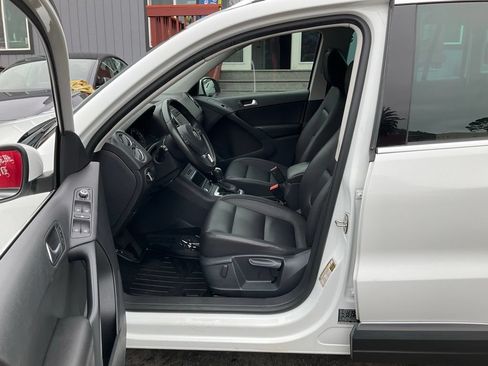 Used 2014 Volkswagen Tiguan SE FWD image 12