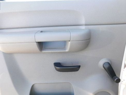 Used 2009 GMC Sierra 1500 W/T image 12