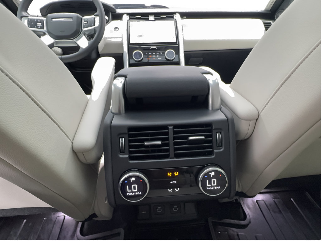 Used 2025 Land Rover Discovery S AWD/4WD image 44