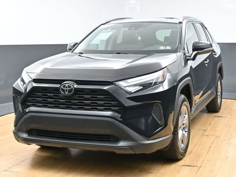 Used 2024 Toyota RAV4 XLE w/ Convenience Package FWD image 5