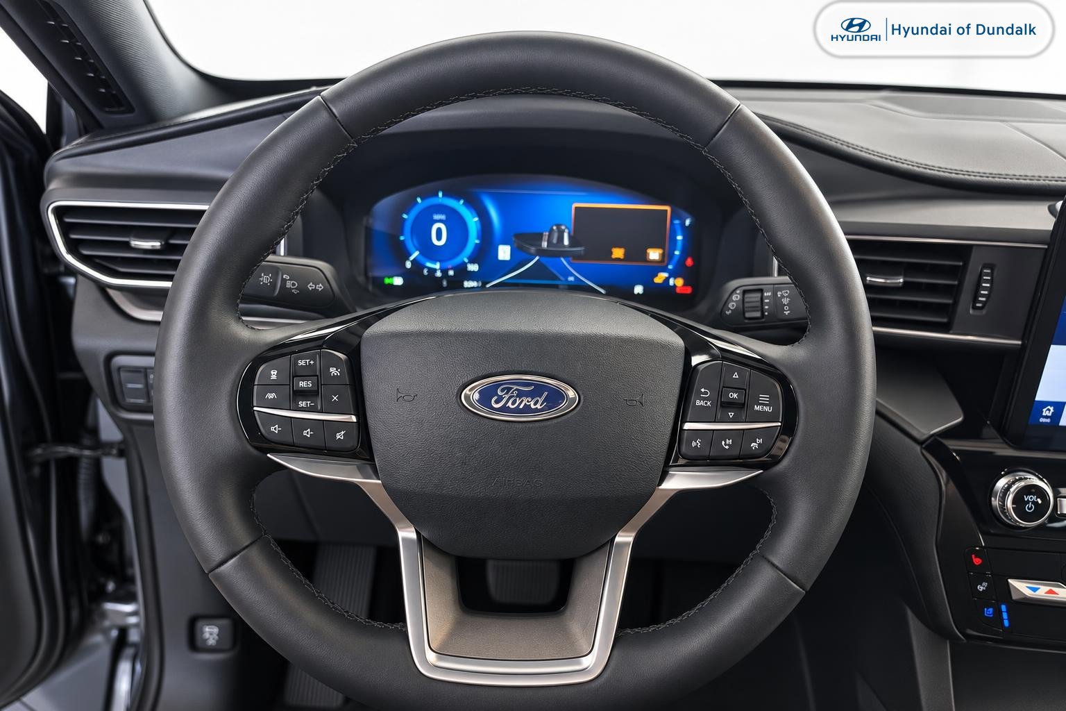 Used 2024 Ford Explorer Platinum w/ Technology Package AWD/4WD image 10