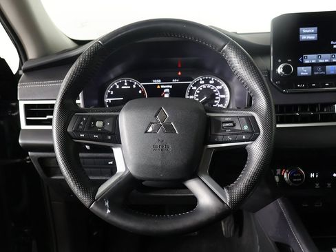 Used 2024 Mitsubishi Outlander SE image 36