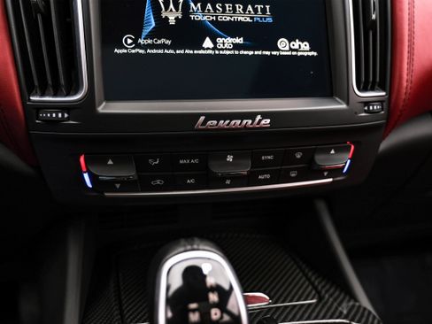 Used 2017 Maserati Levante w/ Luxury Package image 26