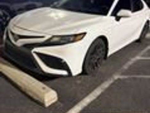 Used 2023 Toyota Camry SE image 9