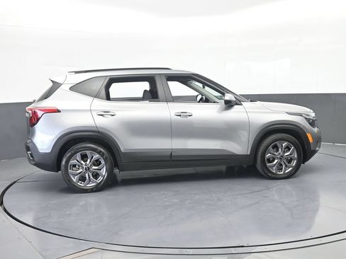 Used 2024 Kia Seltos S FWD image 7