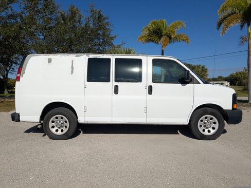 Used 2012 Chevrolet Express 1500 image 3