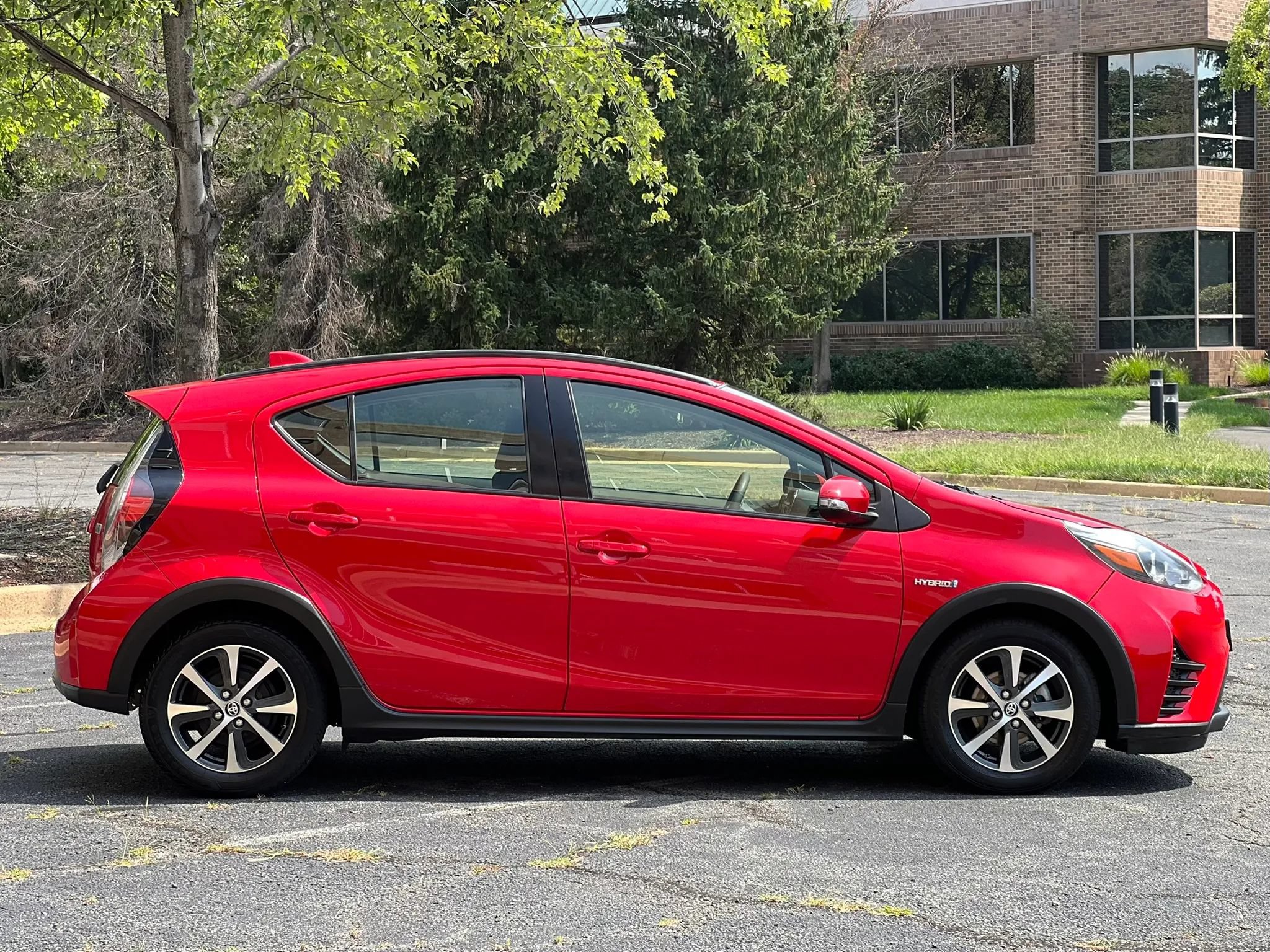 Used 2018 Toyota Prius C Two FWD image 6
