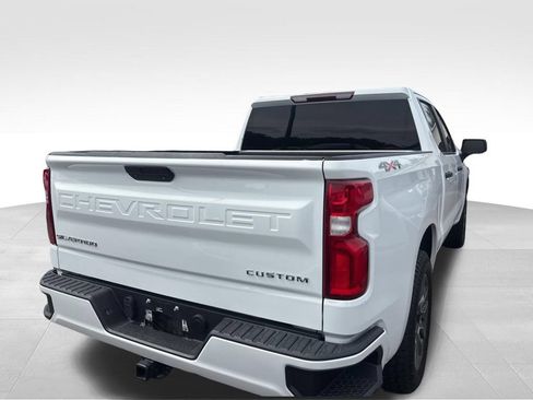 Used 2021 Chevrolet Silverado 1500 Custom AWD/4WD image 12