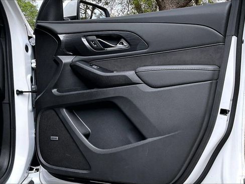 Used 2023 Chevrolet Traverse High Country w/ LPO, Floor Liner Package AWD/4WD image 28