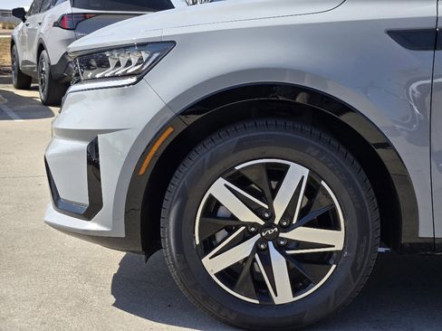 Certified 2023 Kia Sorento EX image 14
