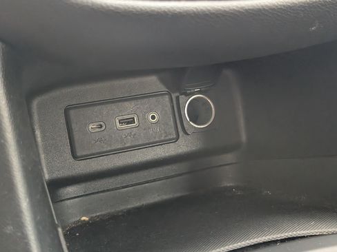 Used 2019 Chevrolet Equinox LT FWD image 18