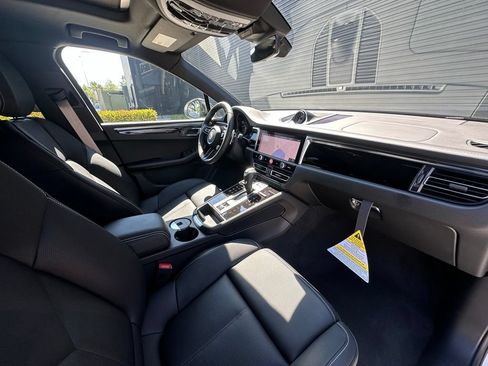 Used 2026 Porsche Macan Turbo AWD/4WD image 37