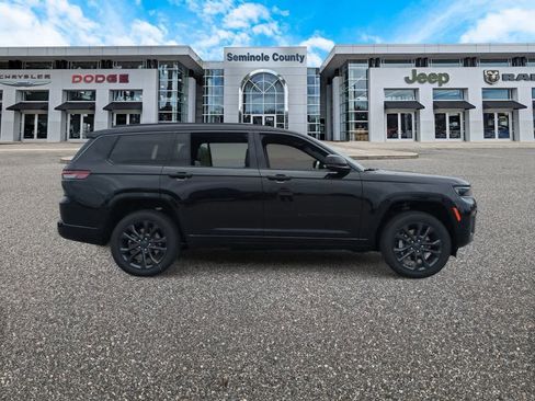 New 2026 Jeep Grand Cherokee L Limited AWD/4WD image 9