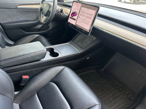 Used 2021 Tesla Model 3 Standard Range Plus image 14