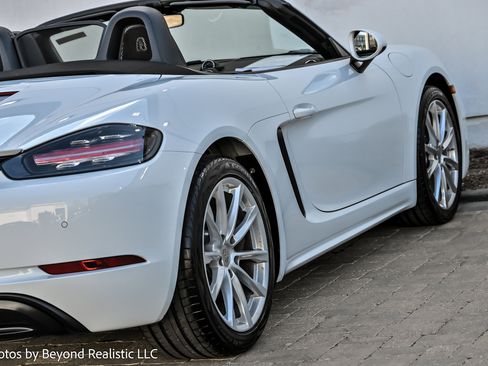 Used 2025 Porsche 718 Boxster image 8