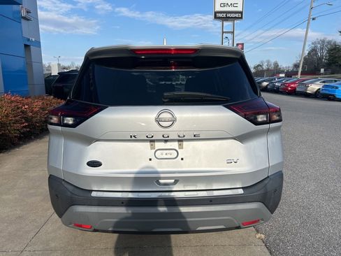 Used 2022 Nissan Rogue SV image 6