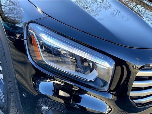 Used 2025 Mercedes-Benz GLB 250 4MATIC image 24