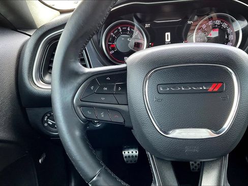 Used 2017 Dodge Challenger R/T Scat Pack RWD image 11