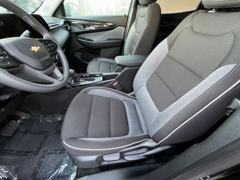 Used 2025 Chevrolet TrailBlazer LT w/ Driver Confidence Package image 27