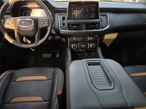 Used 2024 GMC Yukon AT4 w/ AT4 Premium Plus Package AWD/4WD image 9