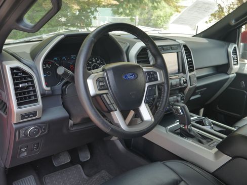 Used 2019 Ford F150 Lariat w/ Equipment Group 502A Luxury AWD/4WD image 4