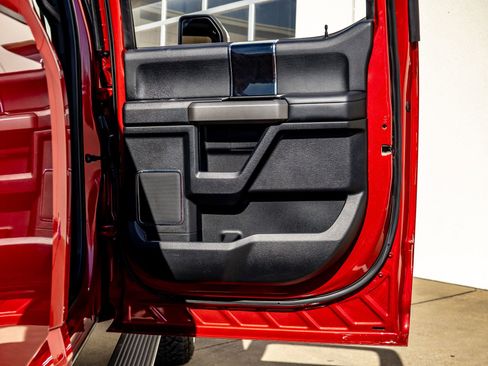 Used 2021 Ford F250 Platinum w/ FX4 Off-Road Package image 39