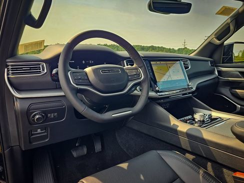 New 2026 Jeep Grand Wagoneer Limited AWD/4WD image 16