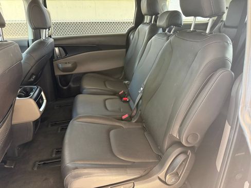 Used 2026 Kia Carnival FWD image 27