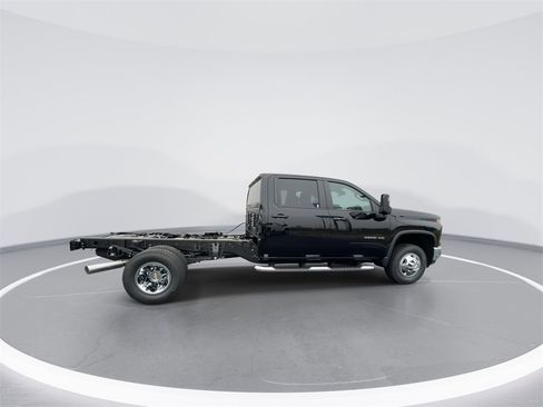 New 2026 Chevrolet Silverado 3500 LT w/ Convenience Package image 2