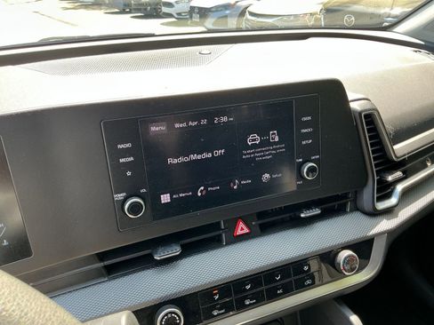 Used 2025 Kia Sportage LX FWD image 17