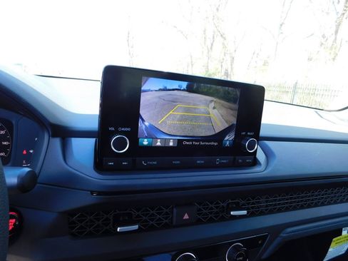 Used 2025 Honda Accord SE image 11