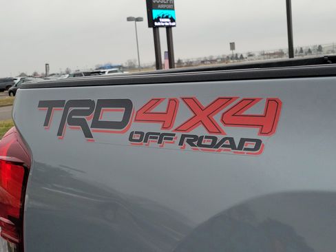 Used 2019 Toyota Tacoma TRD Off-Road w/ Technology Package image 13