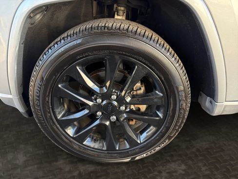 Used 2018 Jeep Grand Cherokee Altitude AWD/4WD image 36