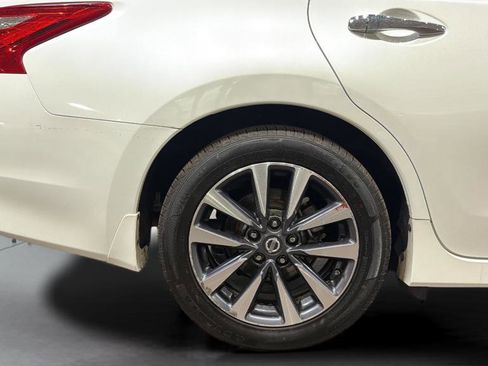 Used 2016 Nissan Altima 2.5 SV w/ Convenience Package image 34