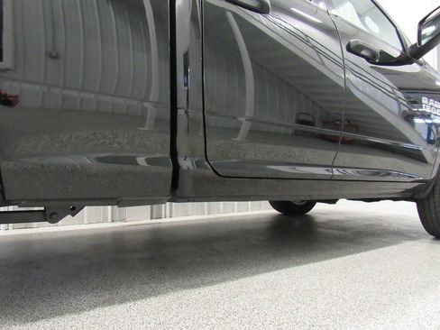 Used 2021 RAM 1500 Express AWD/4WD image 21