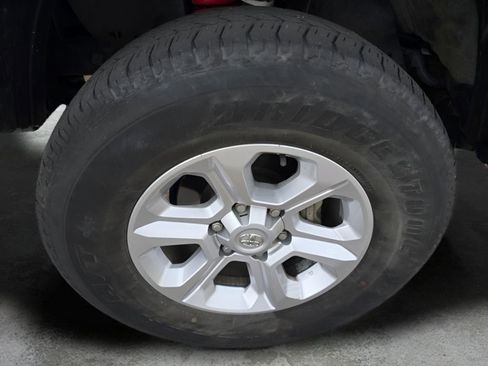 Used 2023 Toyota Tacoma TRD Off-Road AWD/4WD image 30