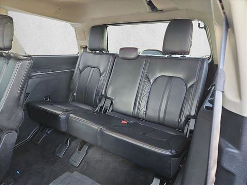 Used 2020 Ford Expedition Platinum image 18