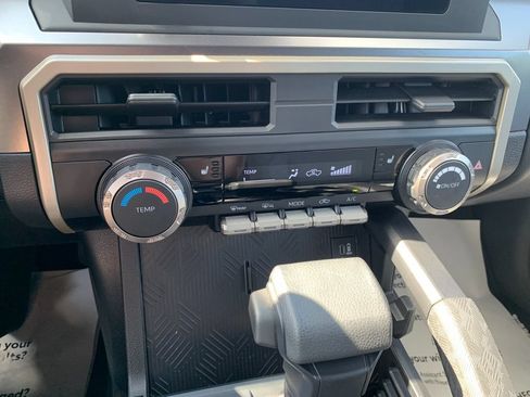 Used 2025 Toyota Tacoma SR5 AWD/4WD image 13