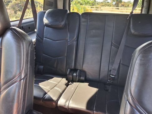 Used 2015 Cadillac Escalade ESV Platinum AWD/4WD image 12